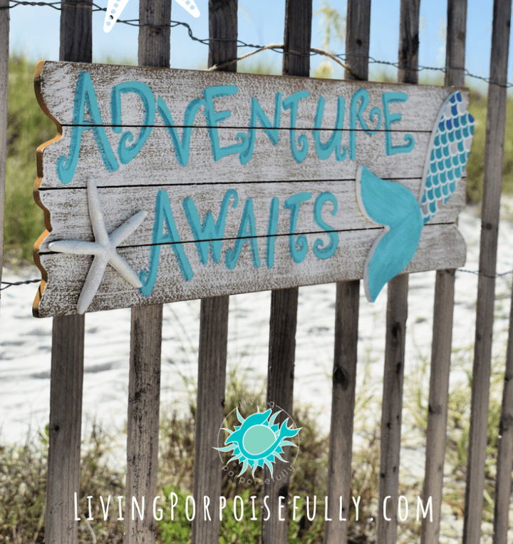 Awesome DIY Beachy Mermaid Wall Sign