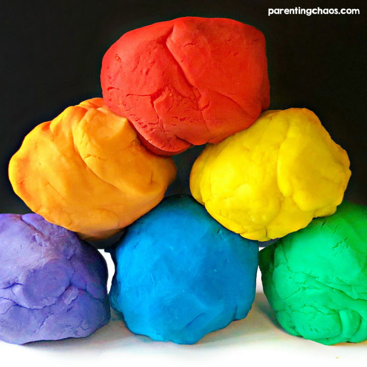Cornstarch and Baking Soda Playdough Recipe