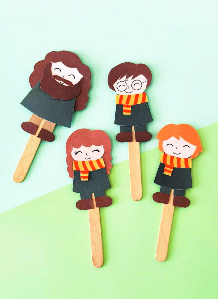 DIY Stick Harry Potter Bookmarks