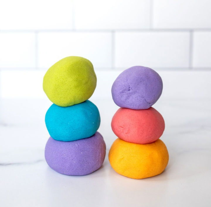 How to Make Play Dough