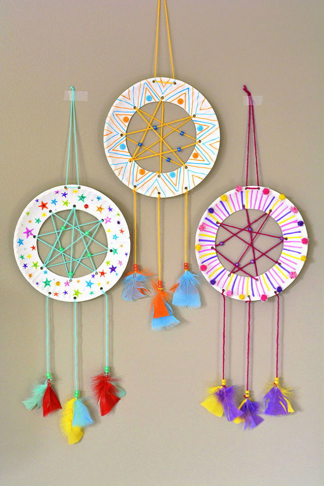 How to Make a Paper Plate Dreamcatcher