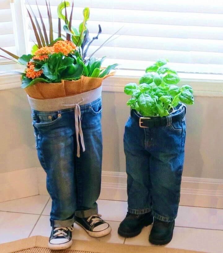 Wonderful DIY Blue Jean Planters